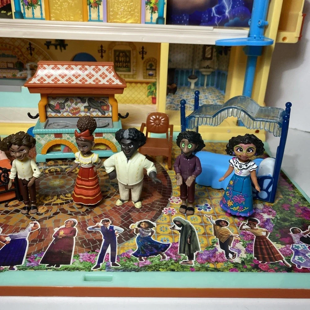 Disney Encanto Magical Casa Madrigal House Play-set Figures, Furniture. Inc Batt